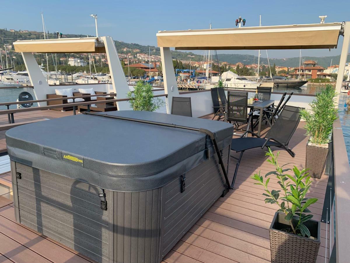Floating House Mm, Marina Portoroz Villa Exteriör bild